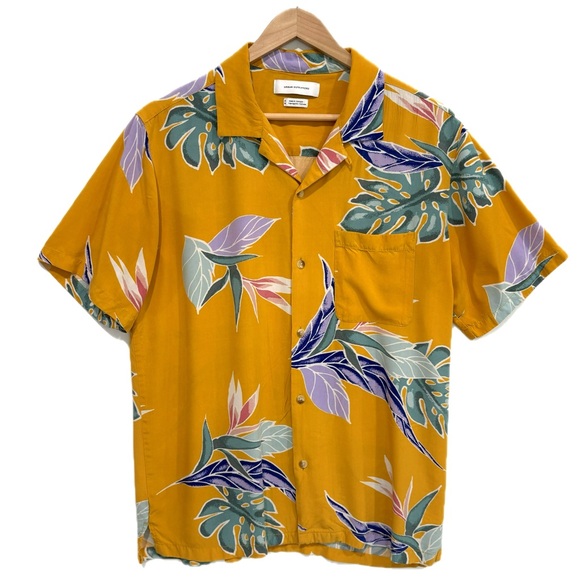 Urban Outfitters Other - Urban Outfitters Tropical Leaf Print Camp Shirt Mens Size M Short Sleeve Button